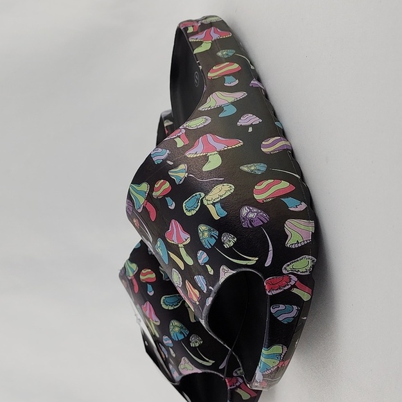 Arsenic Slide Sandals  Mushroom Print Black Size 11 - Picture 4 of 12
